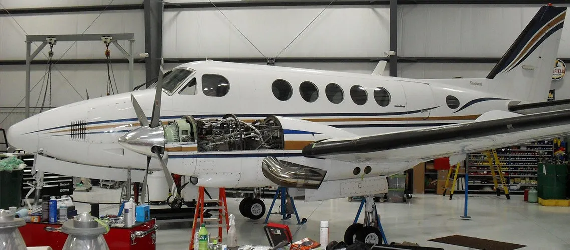 1976-beechcraft-king-air-b100-slide-4.jpg