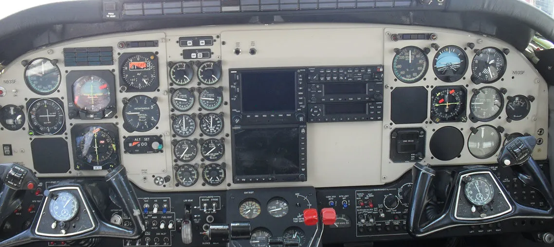 1976-beechcraft-king-air-b100-slide-6.jpg