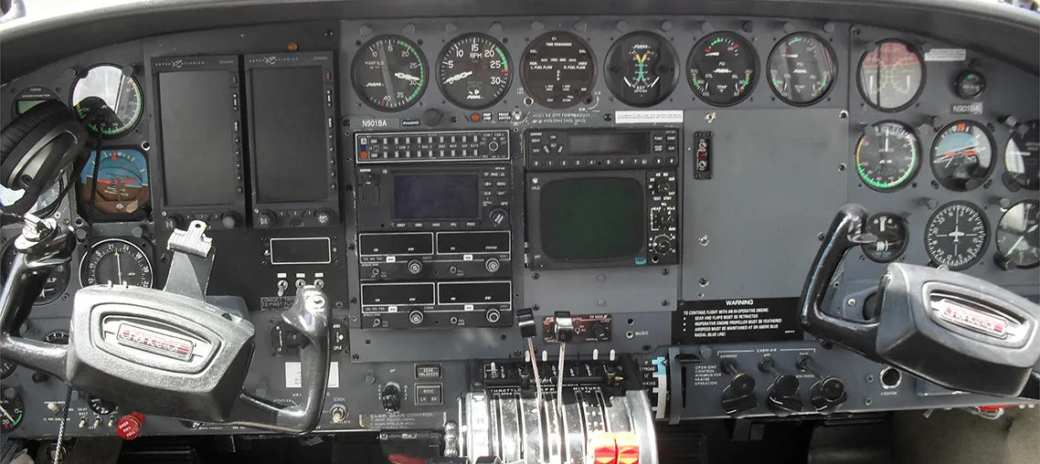 1979-cessna-c-414a-slide-3.jpg