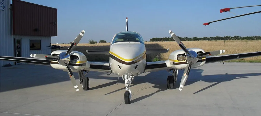 1980-beechcraft-b55-baron-2-slide-2.jpg