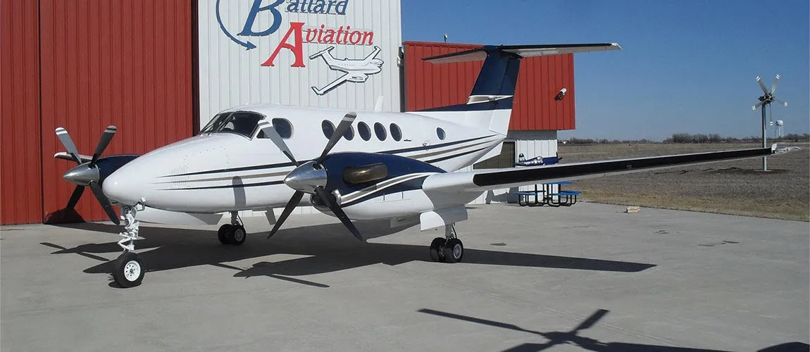 1980-beechcraft-king-air-200-slide-2.jpg