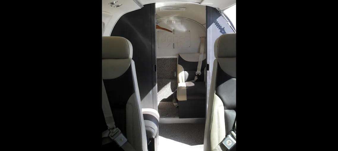 1980-beechcraft-king-air-f90-slide-2.jpg