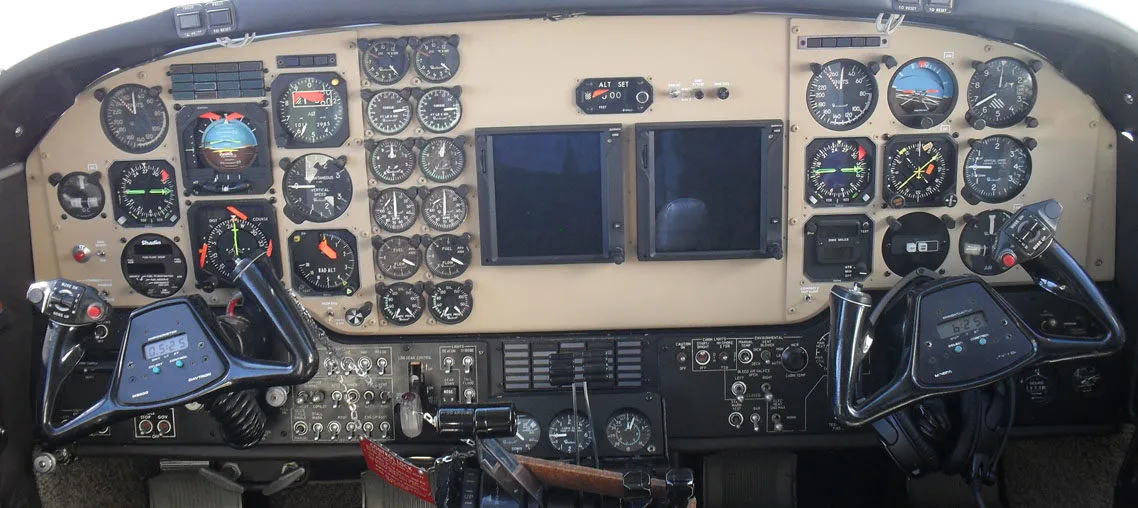 1980-beechcraft-king-air-f90-slide-3.jpg