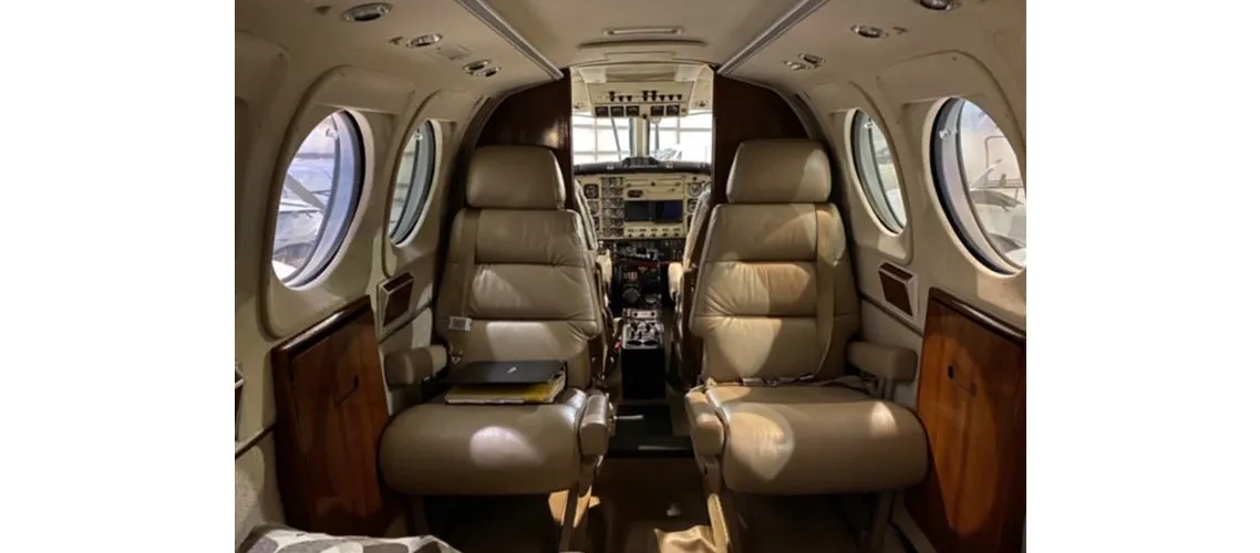 1982-beechcraft-king-air-f90-2-slide-3.jpg