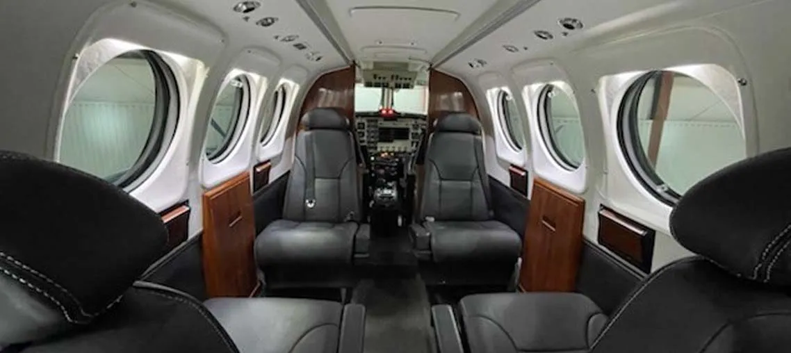 1982-beechcraft-king-air-f90-slide-2.jpg