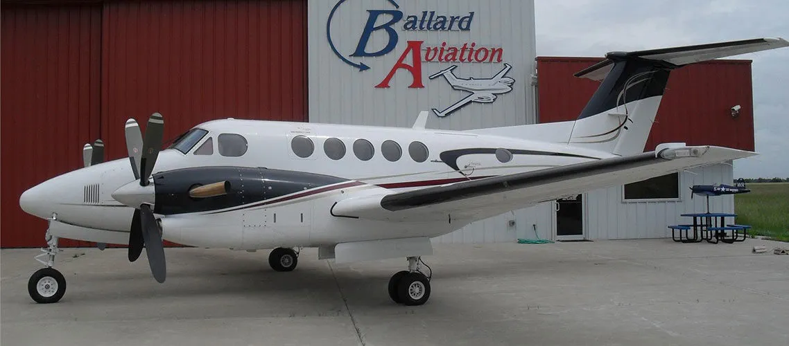 1985-beechcraft-king-air-300-slide-1.jpg