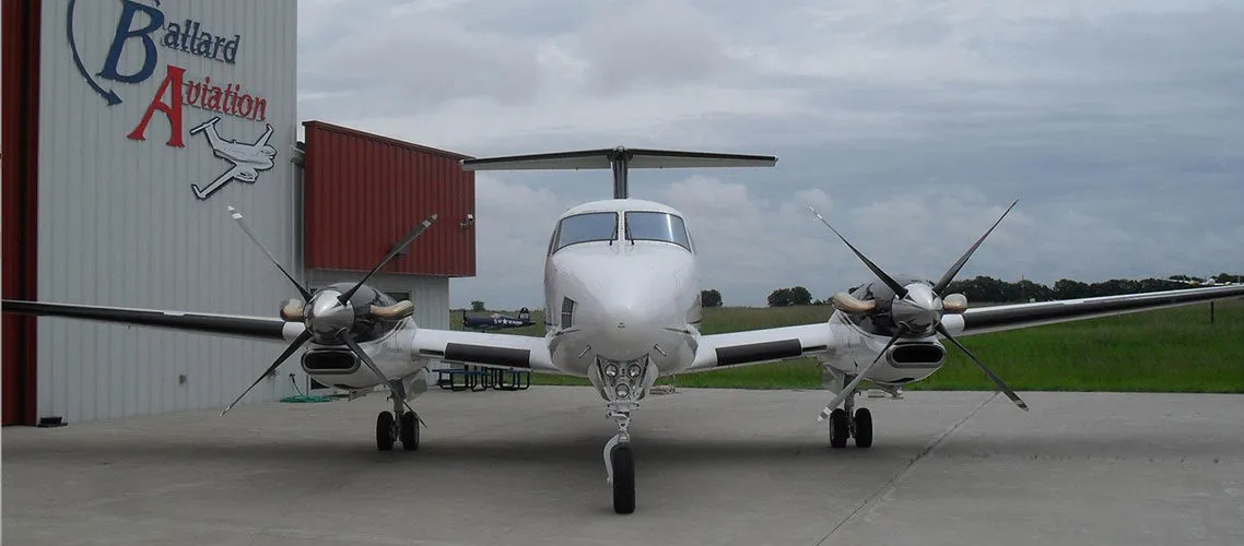 1985-beechcraft-king-air-300-slide-2.jpg