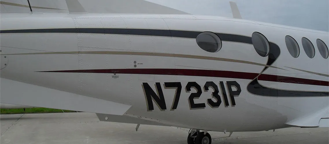 1985-beechcraft-king-air-300-slide-4.jpg