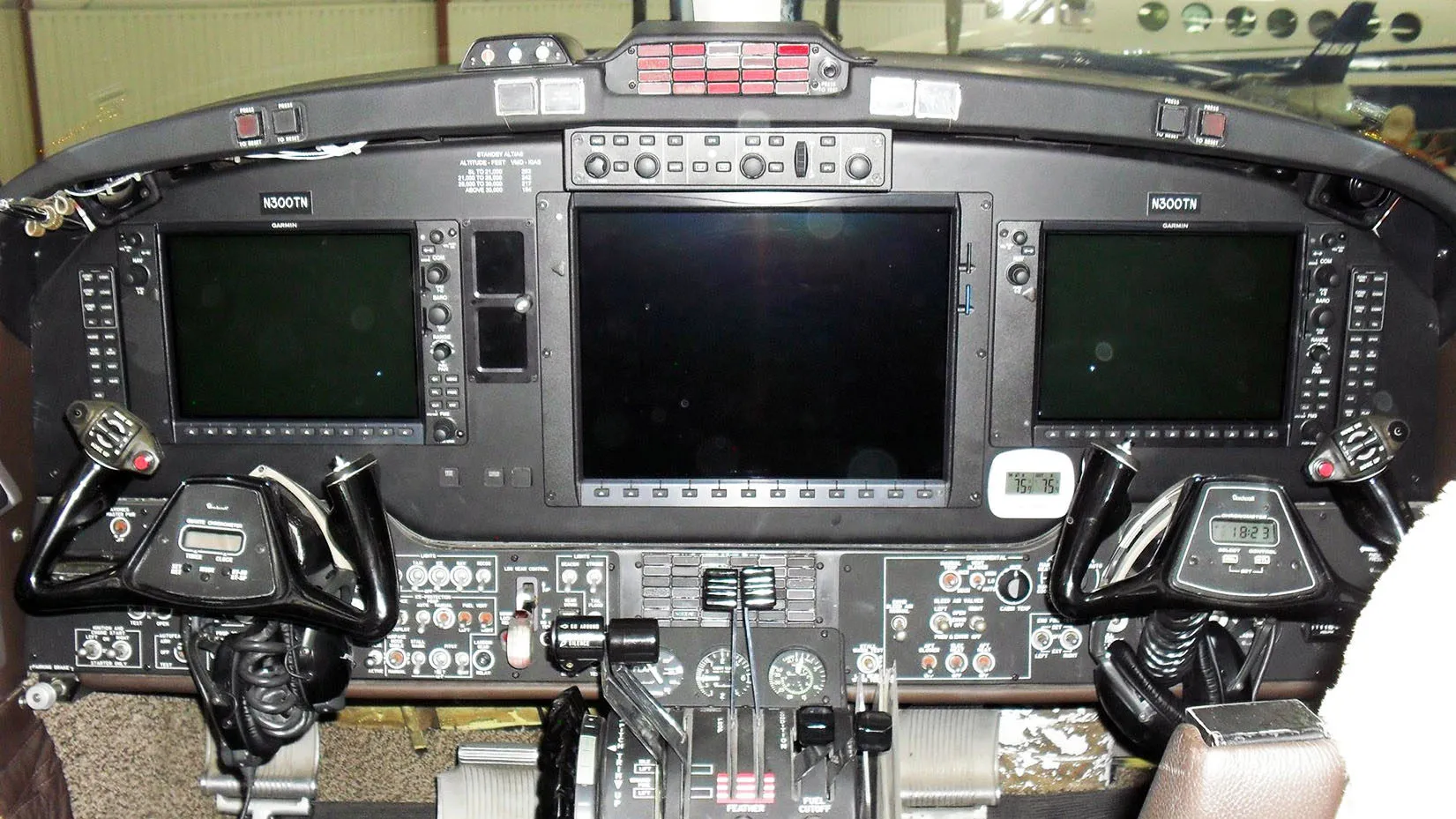 1988-beechcraft-king-air-300-1-slide-3.jpg