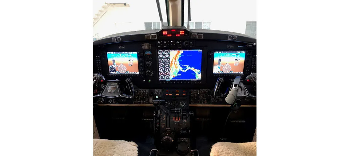 1991-beechcraft-king-air-350c-slide-2.jpg