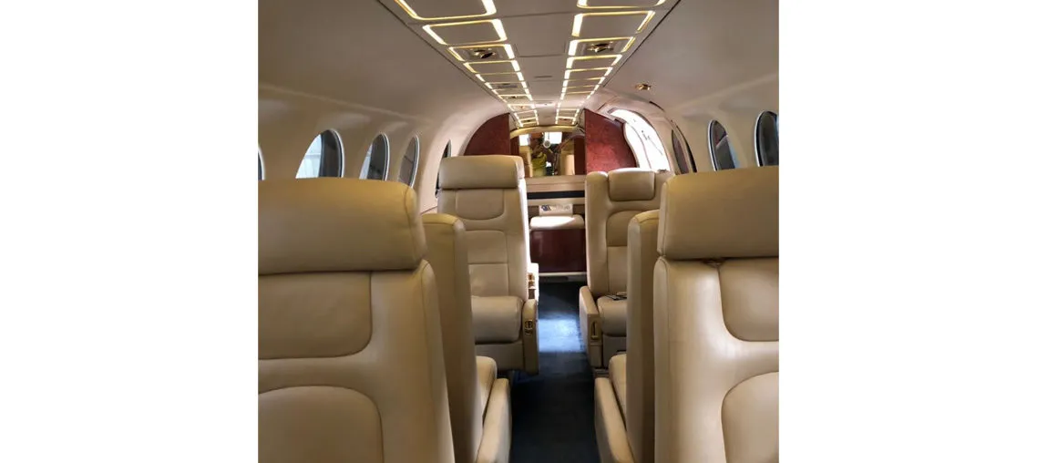 1991-beechcraft-king-air-350c-slide-4.jpg
