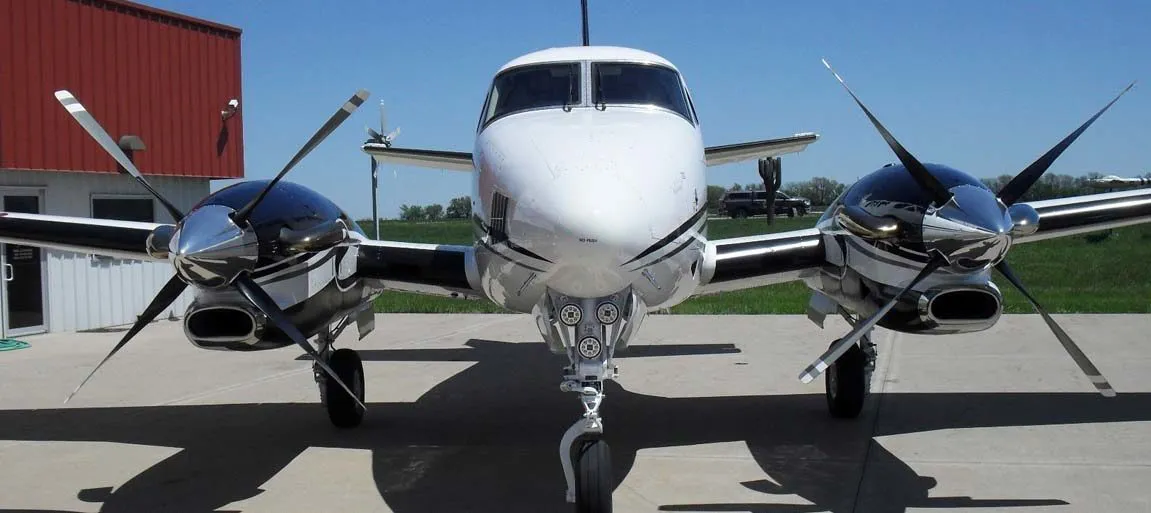 1995-beechcraft-king-air-c90b-slide-3.jpg