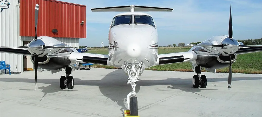 1997-beechcraft-king-air-b200-2-slide-2.jpg