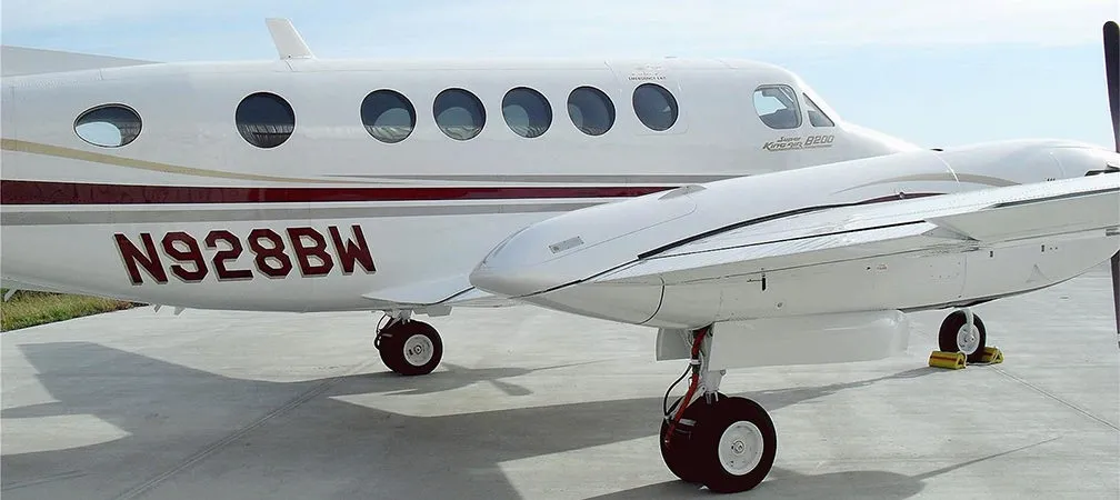 1997-beechcraft-king-air-b200-2-slide-3.jpg