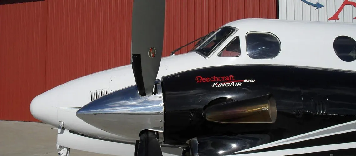 1997-beechcraft-king-air-b200-3-slide-2.jpg