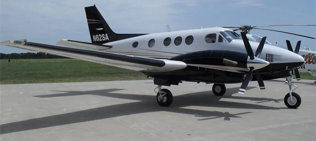 1997-beechcraft-king-air-c90b-4-slide-2.jpg