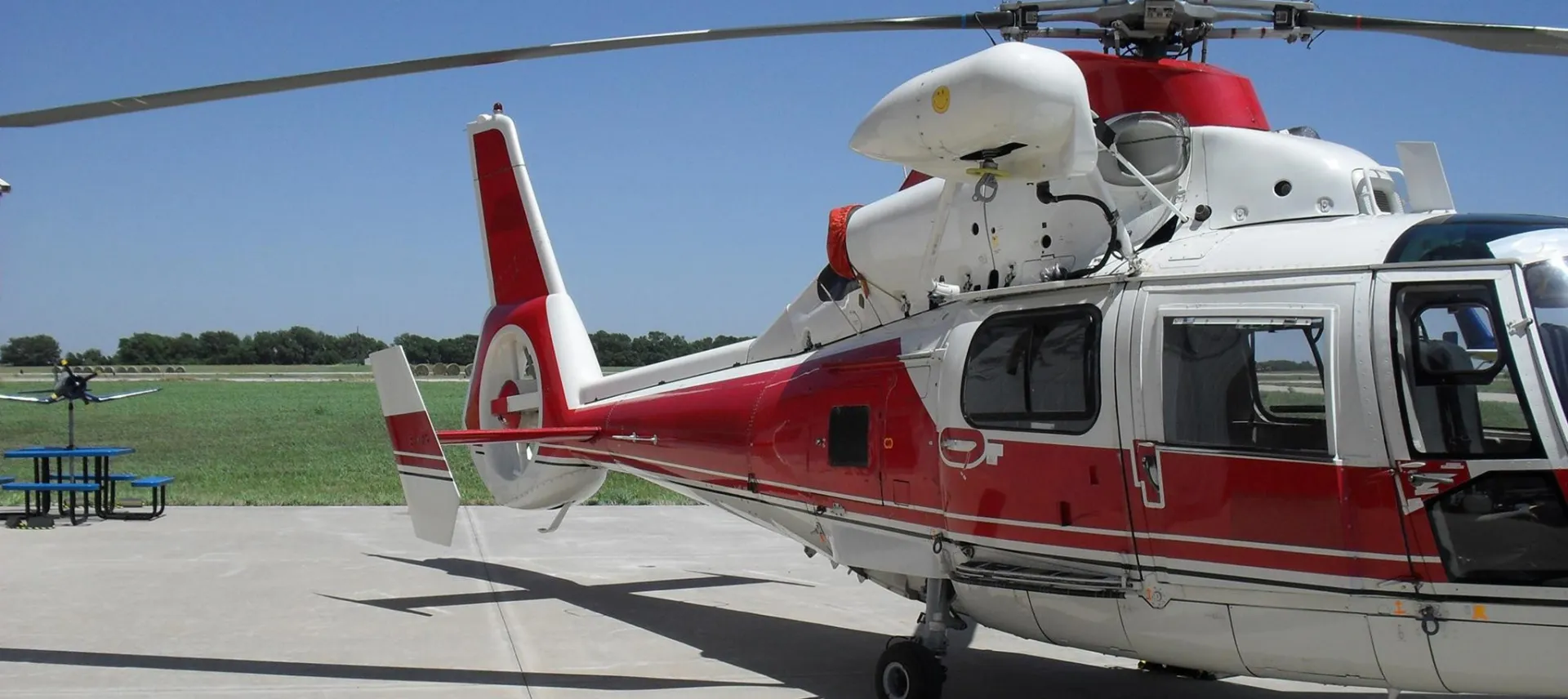1998-eurocopter-as-365n2-slide-2.jpg