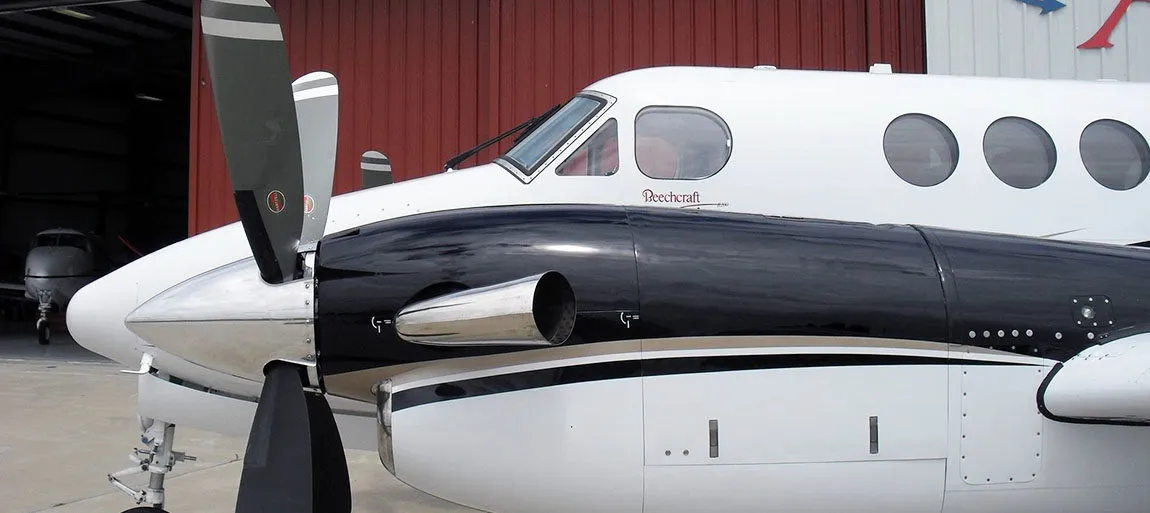 1999-beechcraft-king-air-b200-3-slide-2.jpg