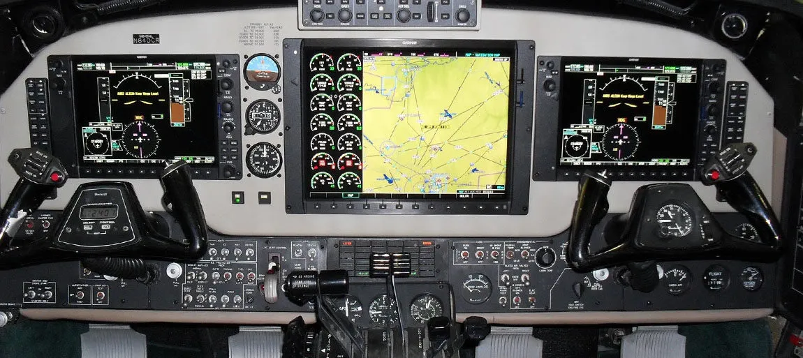 1999-beechcraft-king-air-b200-3-slide-5.jpg