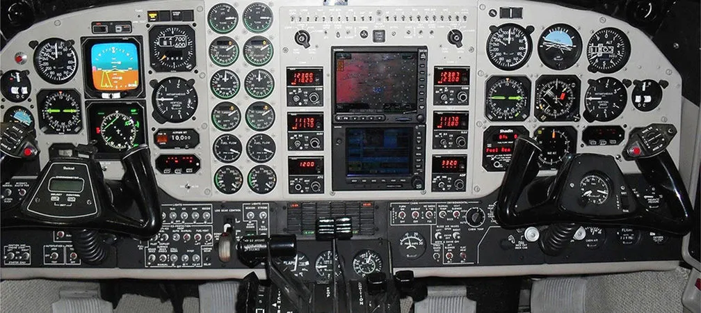 2000-beechcraft-king-air-b200-2-slide-3.jpg