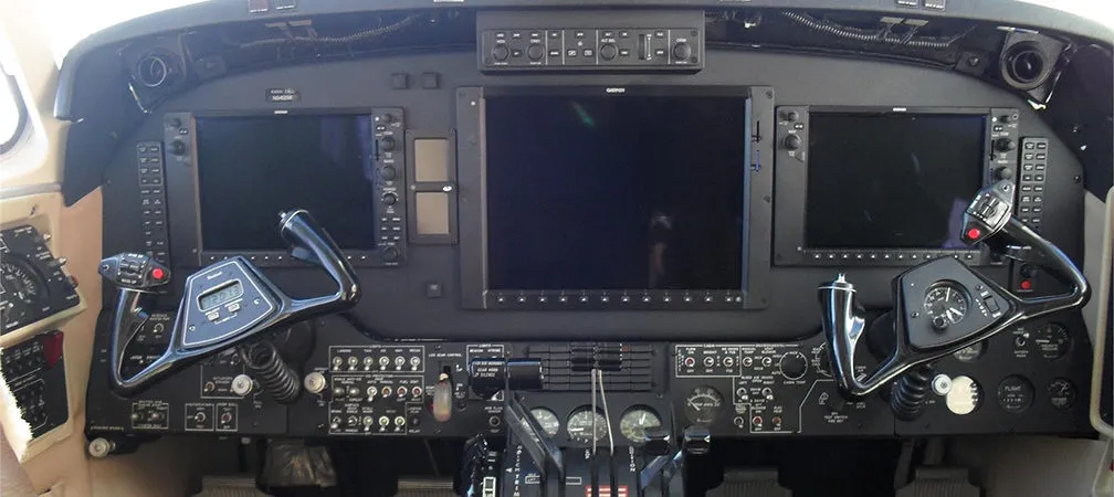 2001-beechcraft-king-air-b200-slide-2.jpg