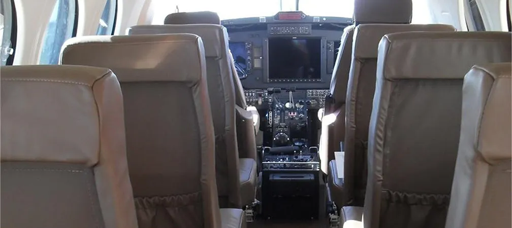 2001-beechcraft-king-air-b200-slide-3.jpg