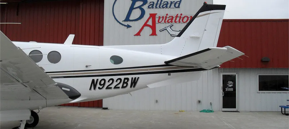 2001-beechcraft-king-air-c90b-2-slide-4.jpg