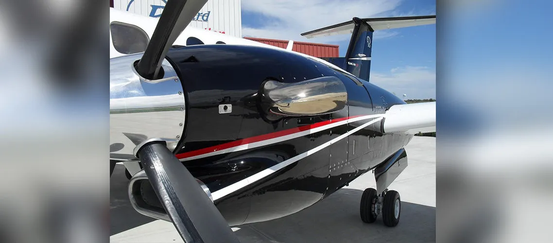 2002-beechcraft-king-air-350-slide-3.jpg