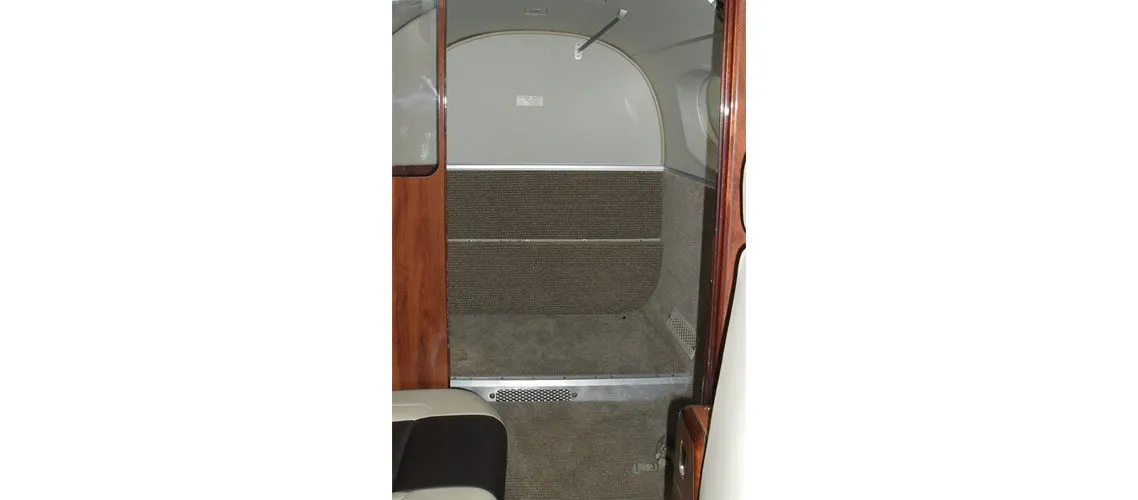 2002-beechcraft-king-air-b200-3-slide-5.jpg