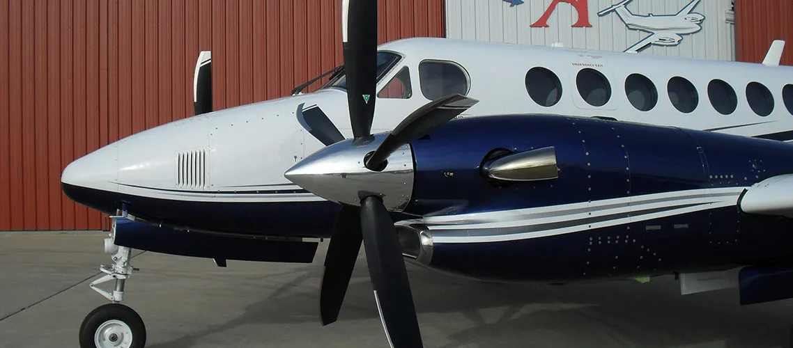 2004-beechcraft-king-air-350-1-slide-1.jpg