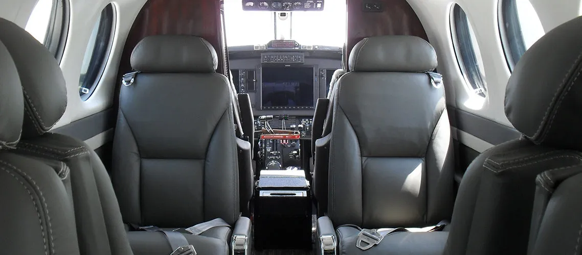 2004-beechcraft-king-air-350-1-slide-3.jpg