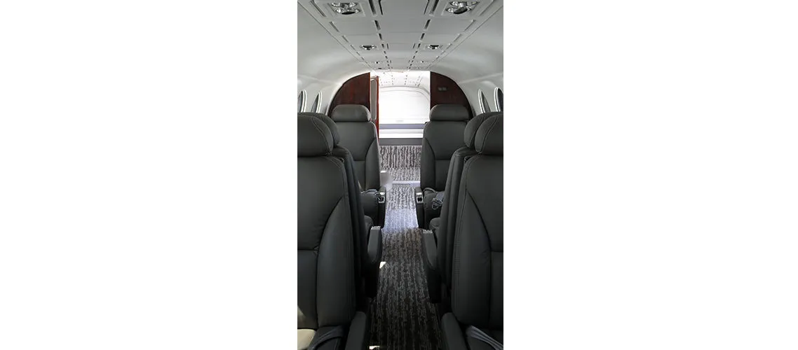 2004-beechcraft-king-air-350-1-slide-7.jpg