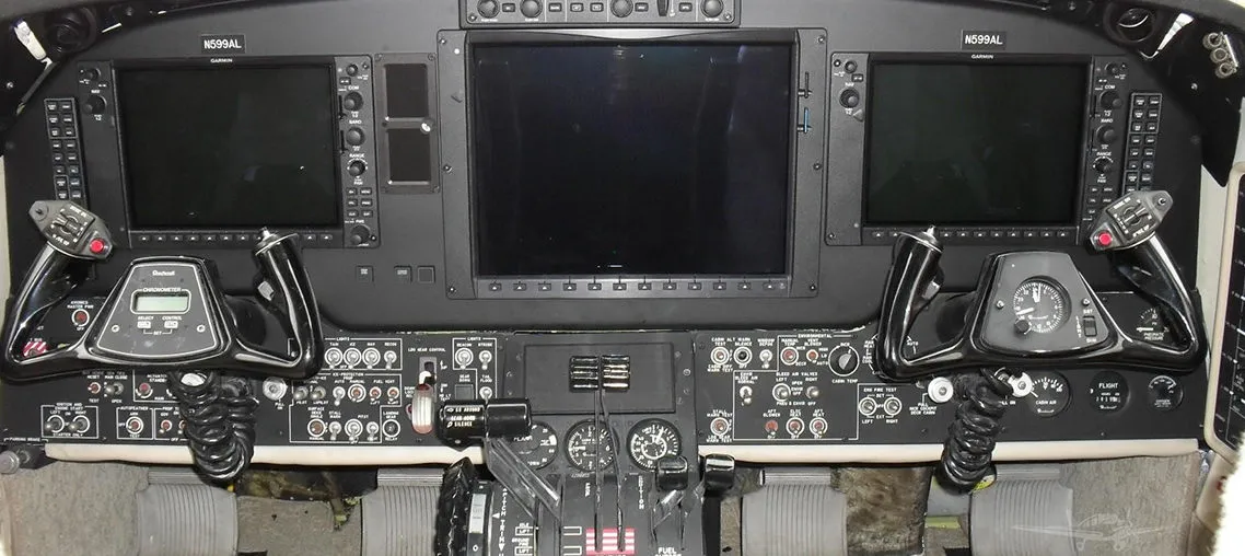 2004-beechcraft-king-air-350-2-slide-4.jpg