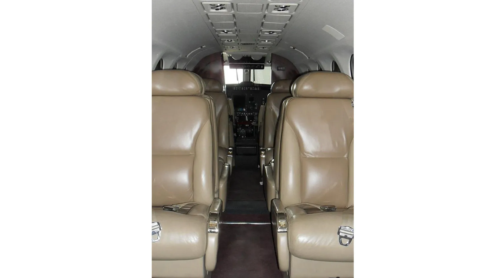 2005-beechcraft-king-air-350-slide-3.jpg