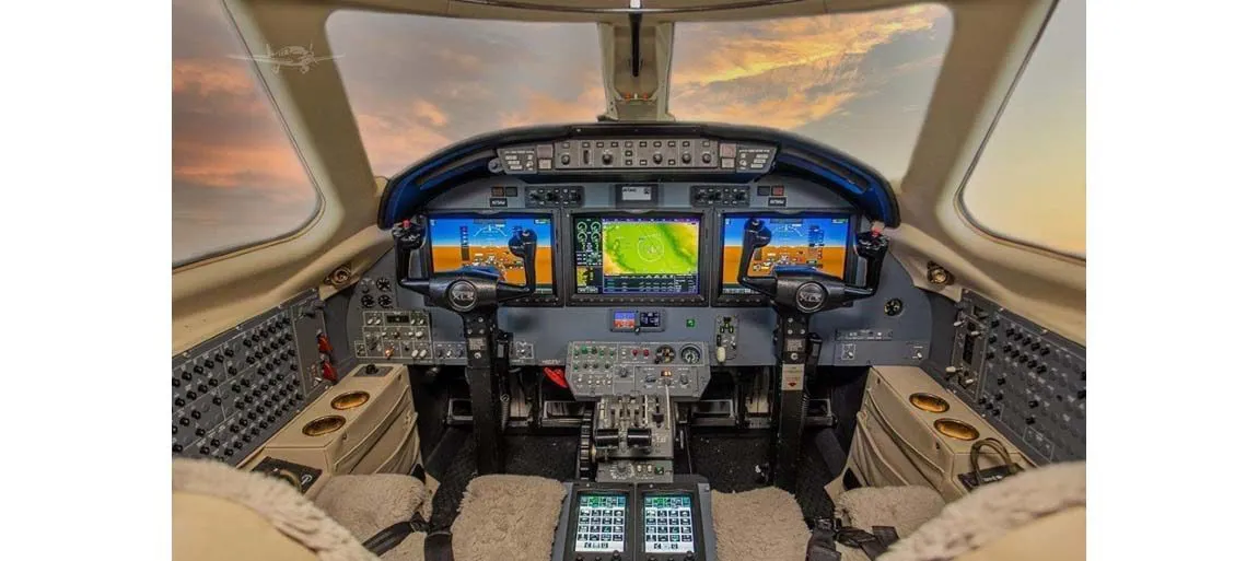 2006-cessna-citation-xls-panel-2.jpg