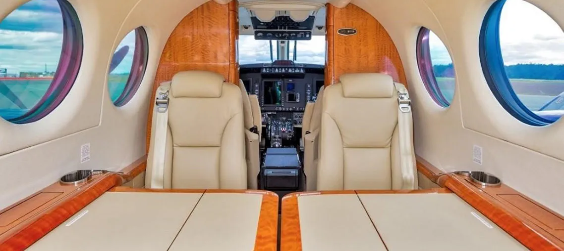 2013-beechcraft-king-air-350i-2-slide-3.jpg
