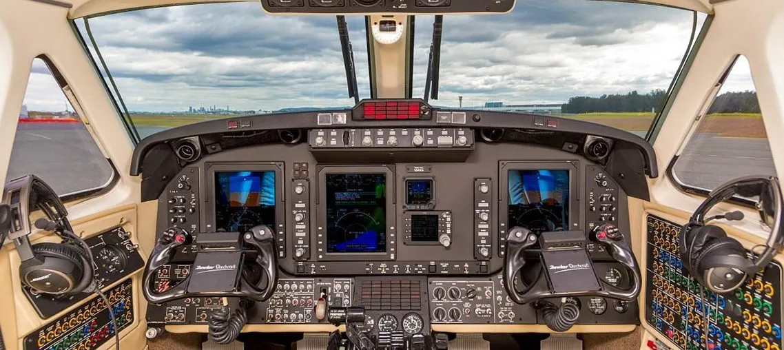 2013-beechcraft-king-air-350i-2-slide-6.jpg