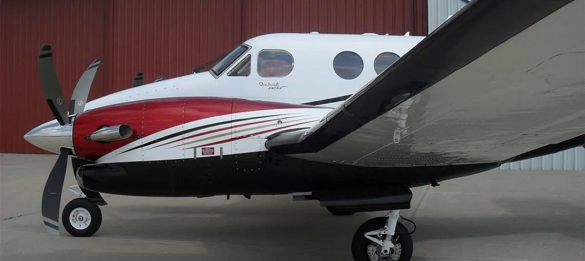 2013-beechcraft-king-air-c90gtx-slide-4.jpg