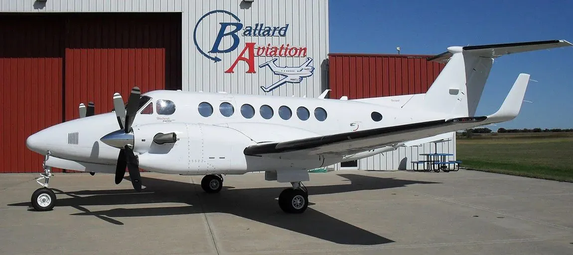 2018_beechcraft_king_air_350er-n1167a-fl-1167-slide-1.jpg